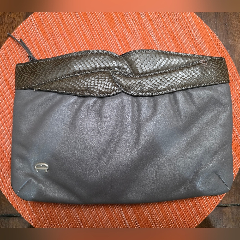 Vintage Etienne Aigner  Grey Snake Leather Bag Clutch - Picture 2 of 11